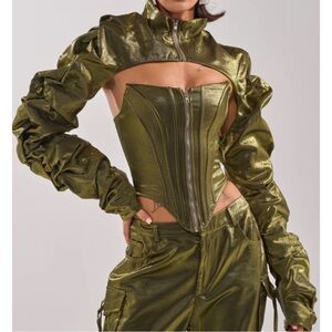 AKIRA ~ LUCKY ONE BOLERO TOP (NWT)